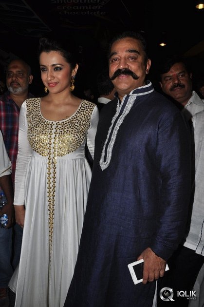 Celebs-at-Cheekati-Raajyam-Movie-Premier-Show